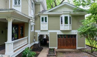 26 Elmwood Pl, Athens, OH 45701