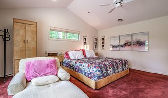 15 Inverness Rd, Falmouth, ME 04105