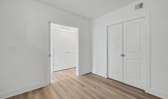 701 N HENRY St 306, Alexandria, VA 22314