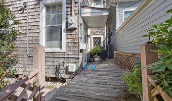 517 BEACH Ave, Atlantic Beach, FL 32233