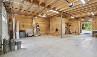 766 Masterson Rd, Barnard, VT 05031