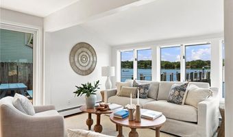 32 King Philip Ave, Barrington, RI 02806
