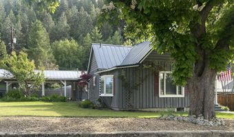7042 Oak St, Bonners Ferry, ID 83805