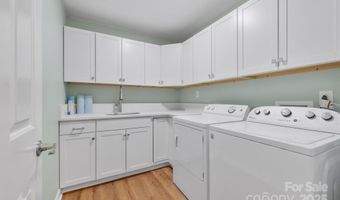 5206 Dunrobin Ln, Charlotte, NC 28226