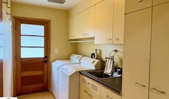 5811 N Luce Rd, Alma, MI 48801