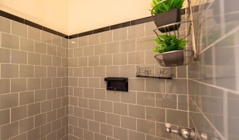 7041 CINDY Ln, Annandale, VA 22003