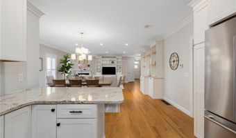 161 Seawynds Dr, North Kingstown, RI 02852