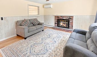 9 Whitewood Rd, Clinton, CT 06413