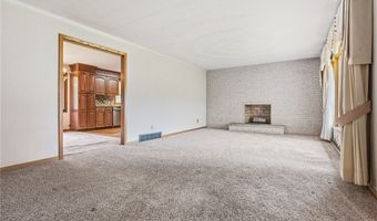 1129 Oak Tree Rd, Akron, OH 44320
