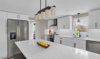 115 Hill Top Dr, Johnston, RI 02919