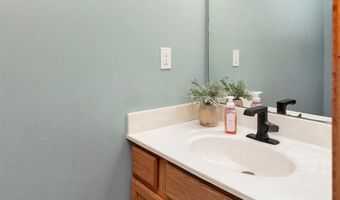 1102 9th Ave SE, Altoona, IA 50009