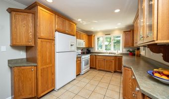 204 E Madison Dr, Polk City, IA 50226