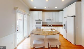 2855 11TH St N, Arlington, VA 22201