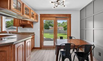 805 SE 2nd St, Ankeny, IA 50021
