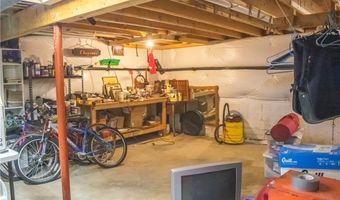 2322 New Milford Rd, Atwater, OH 44201