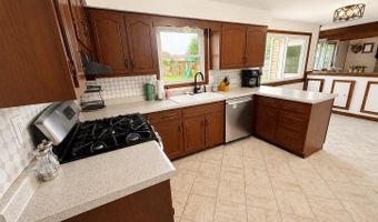 1102 Heritage Ln, Angola, IN 46703