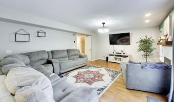 30 Oxford Ct, Algonquin, IL 60102