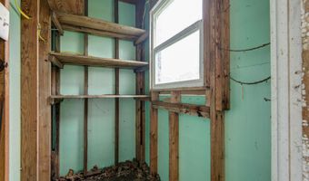 311 W Pleasant St, Aurora, MO 65605