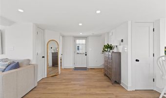 102 Lincoln Ave, East Providence, RI 02915