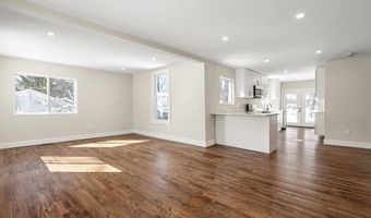 6 Juniper Ridge Dr, Danbury, CT 06811