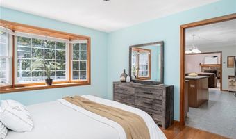 7 Cathedral Ct, Cumberland, RI 02864