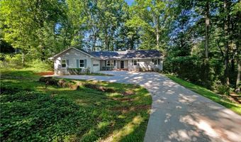 4488 Hidden Oaks Dr, Flowery Branch, GA 30542