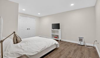 3725 KRYSIA Ct, Annandale, VA 22003