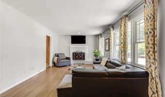 2821 Laurel Ridge Dr, Decatur, GA 30033