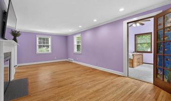 1006 King Rd, Cheshire, CT 06410