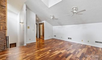 204 Woodfield Dr, Asheville, NC 28803