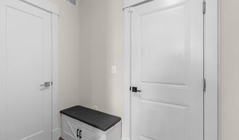 23158 HORSESHOE TRAIL Sq, Brambleton, VA 20148