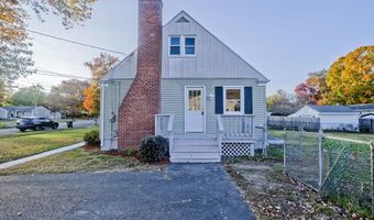 28 Florida Dr, Agawam, MA 01001