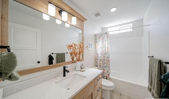 576 Hollow Dr, Ammon, ID 83401