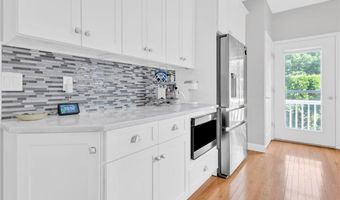 7 Daisy Ln, Coventry, RI 02816