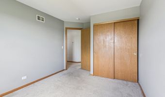 197 E Old Mill Trl, Antioch, IL 60002