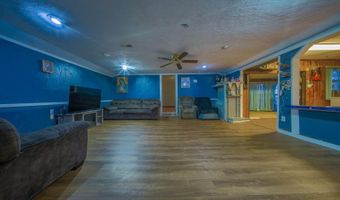 113 S Country Club Rd, Arkansas City, KS 67005