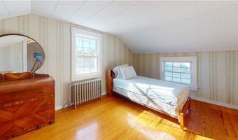 26 Freebody St, Newport, RI 02840