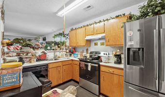 631 Deer Trail Dr, Indianapolis, IN 46217