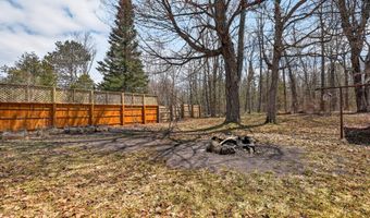 87 School St, Ahmeek, MI 49901