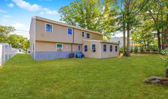 640 Leeward Ave, Beachwood, NJ 08722