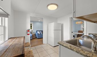 112 8TH St E, Beach Haven, NJ 08008