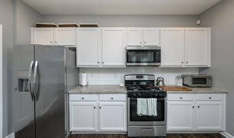 15 Half Hitch Rd, Barnegat, NJ 08005
