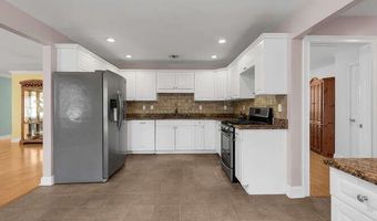 3 Waverly Pl, Aberdeen, NJ 07747