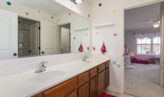 1149 Kingsmill Dr, Algonquin, IL 60102