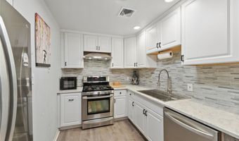 147 I U Willets Rd, Albertson, NY 11507