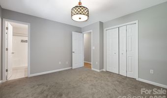 76 Selwyn Rd, Asheville, NC 28806