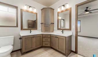 2405 E Tinley St, Brandon, SD 57005