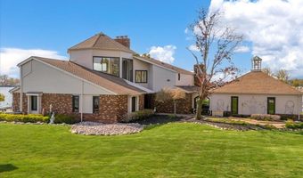 523 Lathrop Ave, Algonac, MI 48001