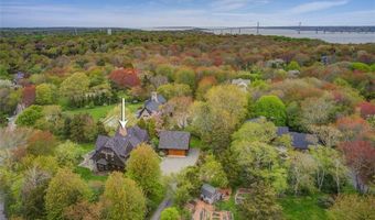 25 Walnut St, Jamestown, RI 02835