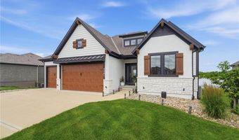 4261 Lakeshore Dr, Basehor, KS 66007